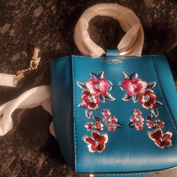 Henri Bendel hand bag with gold handles and gold chain for over the should strap - Picture 3 of 3